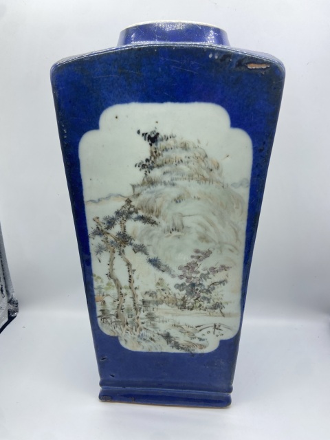 古玩陶瓷光緒 藍釉開光淺絳彩四方瓶拍賣,當前價格12800元