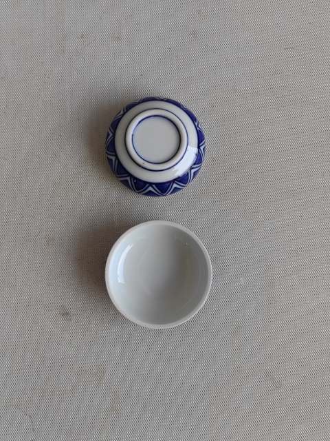 古玩陶瓷青花粉盒拍賣，當前價格220元