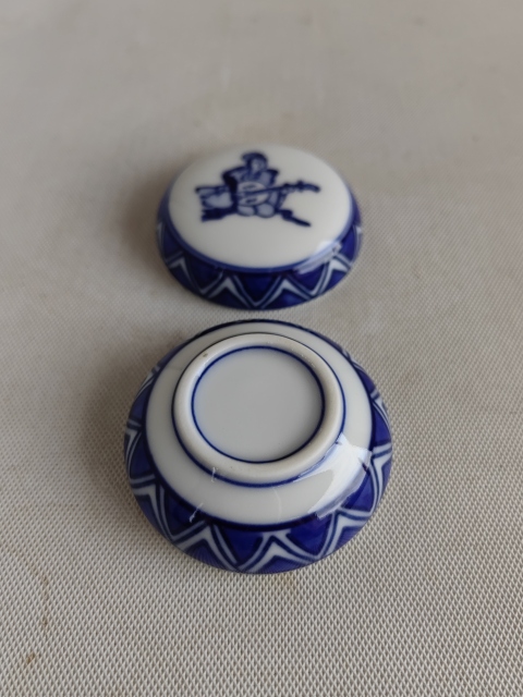古玩陶瓷青花粉盒拍賣，當前價格220元