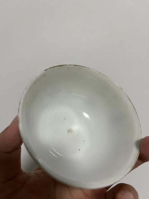 古玩陶瓷民國粉彩花蝶紋茶碗拍賣，當前價格350元