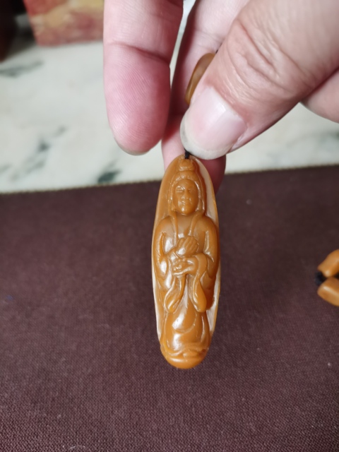 古玩雜項壽山牛蛋田黃石掛件拍賣，當前價格880元