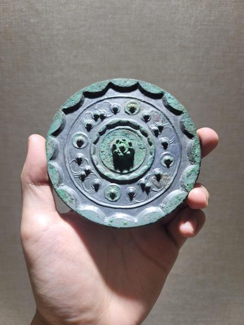 古玩銅器漢代星云鏡拍賣,當(dāng)前價(jià)格3888元