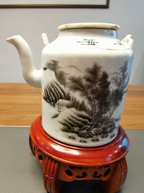 古玩陶瓷賀龍元帥定燒瓷仙搓大名家墨彩提梁壺拍賣，當前價格4500元