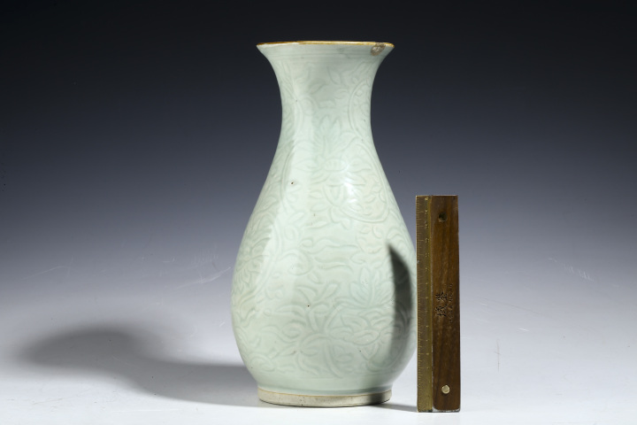 中国清時代豆青釉花瓶 中国清時代豆青釉花瓶 工芸品