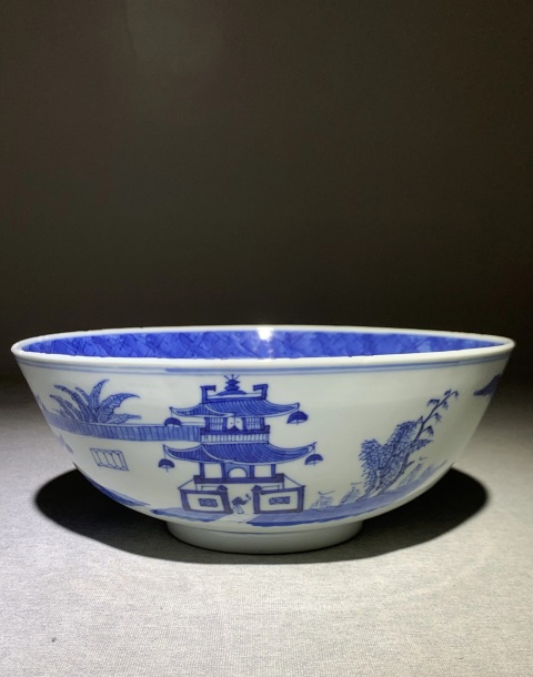 古玩陶瓷晚清青花山水亭臺人物大碗拍賣，當(dāng)前價格5600元