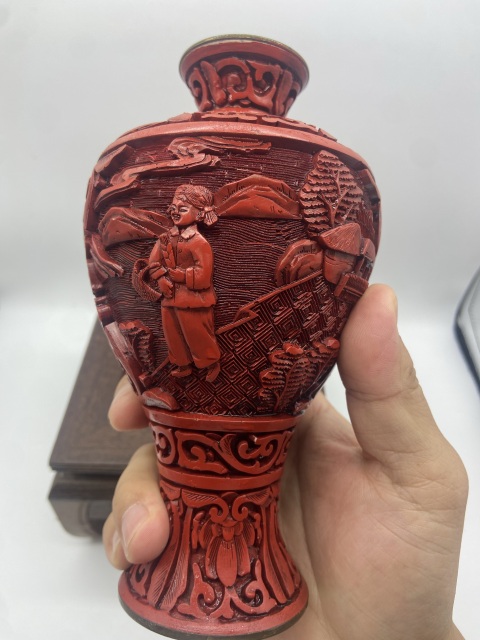 古玩陶瓷創匯 紅色農村題材 剔紅大漆梅瓶拍賣，當前價格9800元