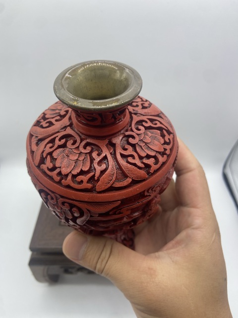 古玩陶瓷創匯 紅色農村題材 剔紅大漆梅瓶拍賣，當前價格9800元