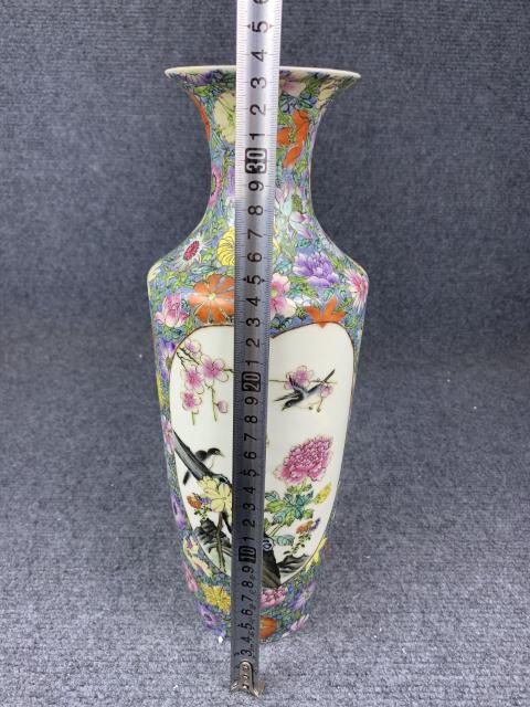 古玩陶瓷粉彩百花開光花鳥紋軟棒槌瓶拍賣，當前價格12800元
