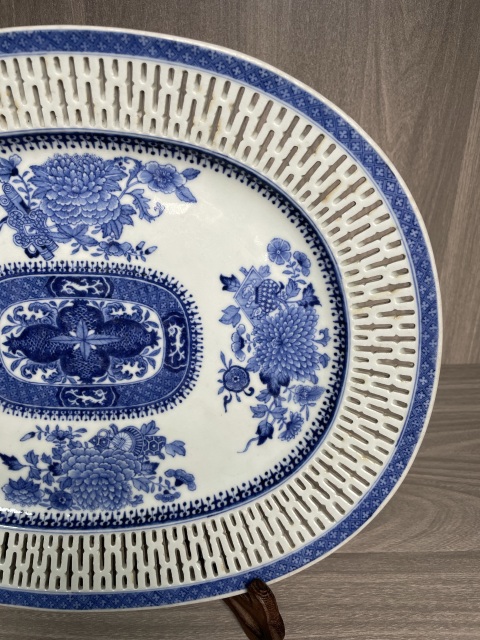 古玩陶瓷清乾隆 極品青花暗八仙三多紋鏤空大賞盤拍賣,當(dāng)前價(jià)格2600元