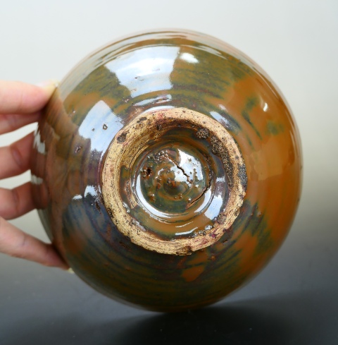 古玩陶瓷明代.耀州窯紫金釉大碗(1368年-1644年)拍賣,當前價格0元