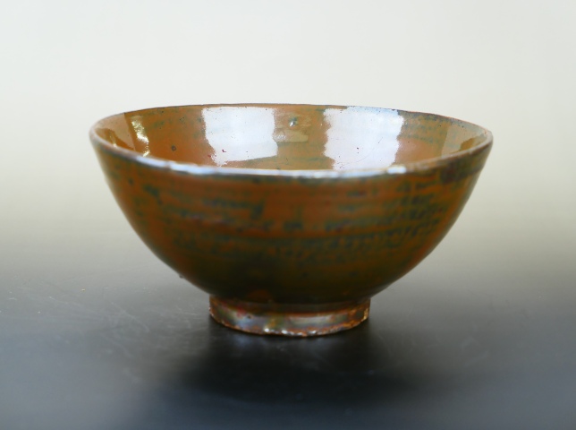 古玩陶瓷明代.耀州窯紫金釉大碗(1368年-1644年)拍賣,當前價格0元