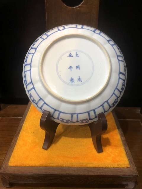 古玩陶瓷（精品賞盤）清-康熙-芭蕉侍女紋-青花賞盤拍賣，當(dāng)前價(jià)格1962元