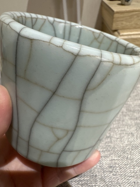 古玩陶瓷清代雍正時期仿官釉三足筒式香爐真品鑒賞圖