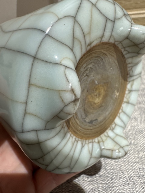 古玩陶瓷清代雍正時期仿官釉三足筒式香爐真品鑒賞圖