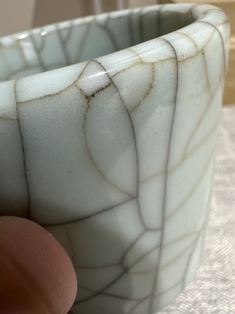 古玩陶瓷清代雍正時期仿官釉三足筒式香爐真品鑒賞圖