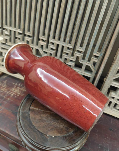 古玩陶瓷清中期窯變紅釉撇口瓶拍賣，當(dāng)前價格3000元