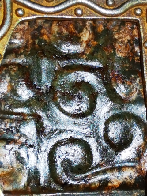 古玩玉器谷紋紅沁鑲嵌戒指拍賣，當(dāng)前價格2100元