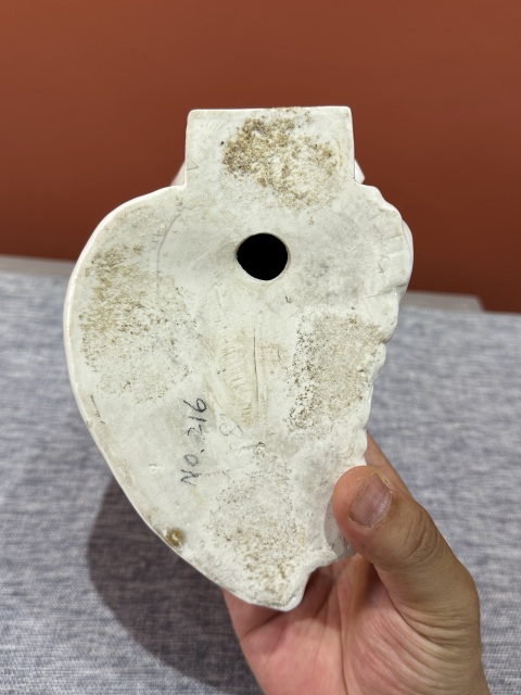 古玩陶瓷民國德化白觀音瓷塑拍賣,當前價格8800元