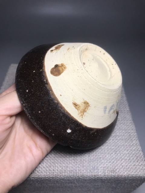 古玩陶瓷(元代精品)醬釉茶盞拍賣,當前價格0元
