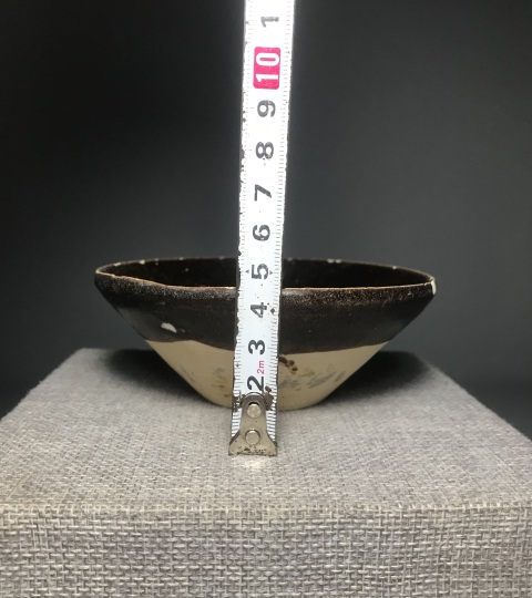 古玩陶瓷(元代精品)醬釉茶盞拍賣,當前價格0元