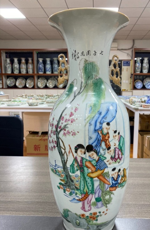 古玩陶瓷粉彩七子圖雙耳大瓶拍賣，當前價格16000元