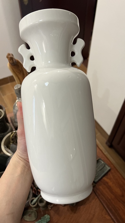 古玩陶瓷民國白釉瓶拍賣,當(dāng)前價(jià)格999元