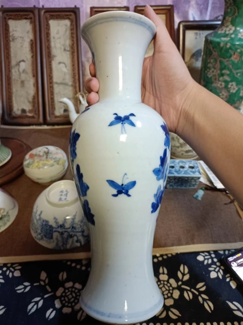 古玩陶瓷光緒富貴白頭青花觀音瓶拍賣(mài),當(dāng)前價(jià)格4888元
