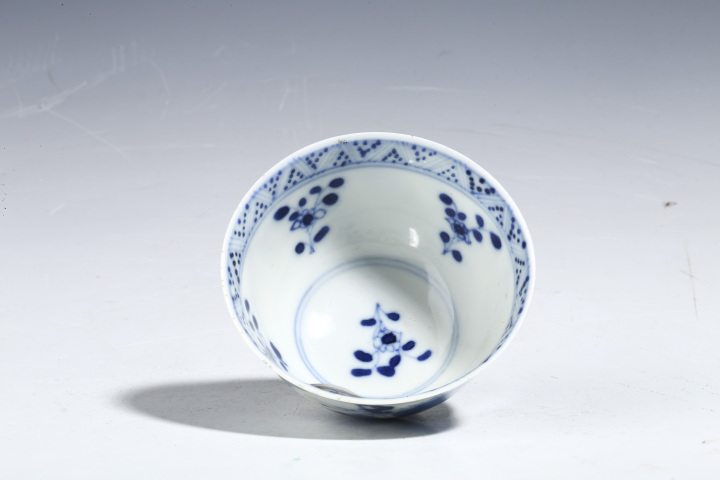 古玩陶瓷晚清·青花狩獵圖杯拍賣，當前價格1800元