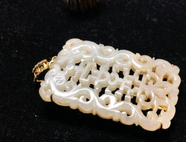 古玩玉器清代和田雙龍牌拍賣,當(dāng)前價(jià)格25000元