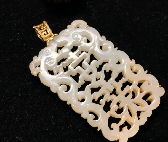 古玩玉器清代和田雙龍牌拍賣,當(dāng)前價(jià)格25000元