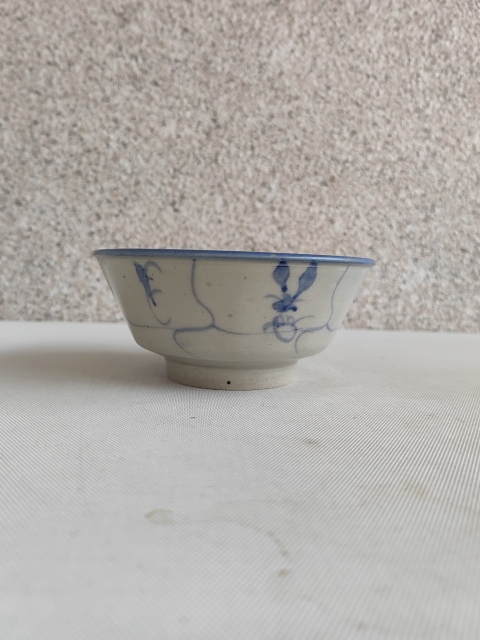 古玩陶瓷花卉紋青花碗拍賣,當(dāng)前價(jià)格450元