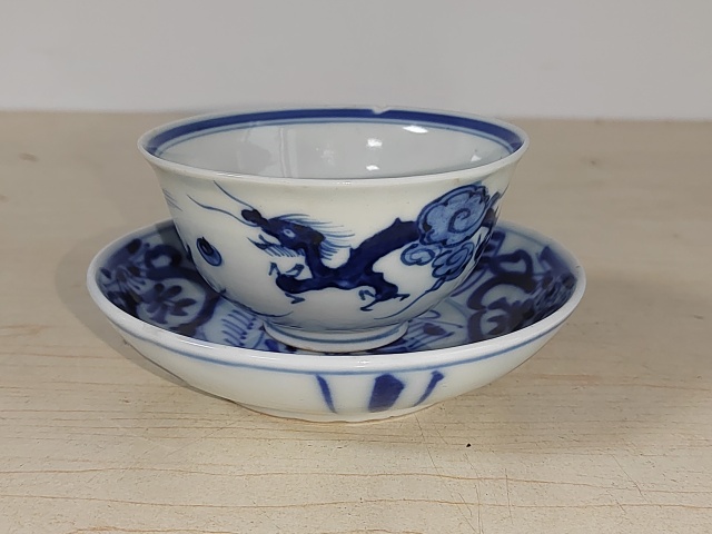 古玩陶瓷青花杯盤拍賣,當(dāng)前價(jià)格400元