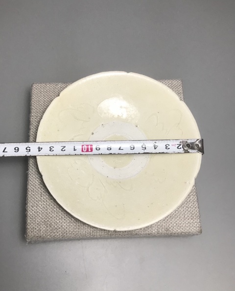 古玩陶瓷(南宋)影青釉刻花紋六決盤拍賣,當前價格0元