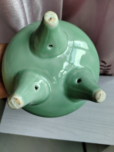 古玩陶瓷鬲式香爐拍賣,當(dāng)前價(jià)格888元