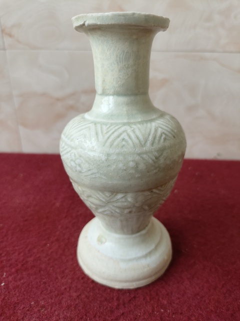 古玩陶瓷云市窯花卉紋盤口瓶拍賣,當前價格2800元