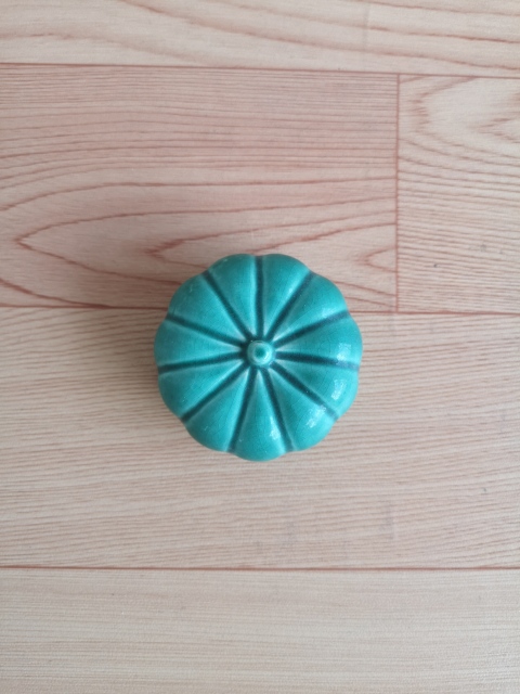 古玩陶瓷瓜棱青釉蓋盒拍賣，當前價格220元