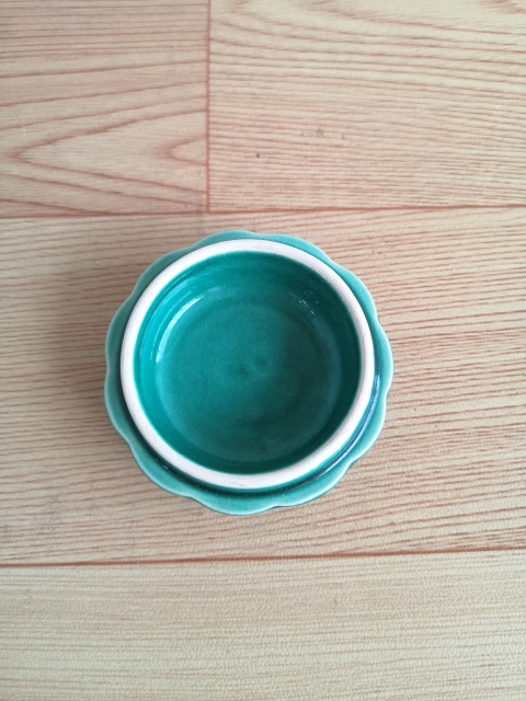 古玩陶瓷瓜棱青釉蓋盒拍賣，當前價格220元