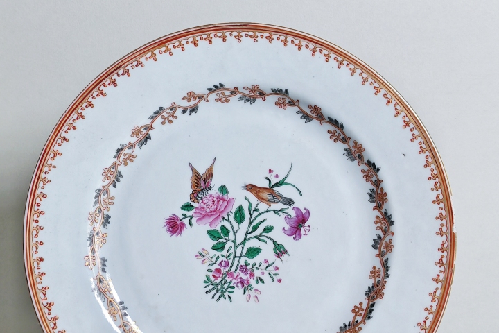 古玩陶瓷優品 清中期·粉彩胭脂紅花鳥蝶紋錦地盤拍賣，當前價格1588元