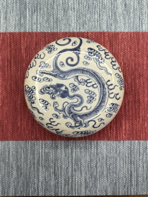 古玩陶瓷煨瓷青花螭龍紋印盒(保守道咸時期)拍賣,當前價格8888元
