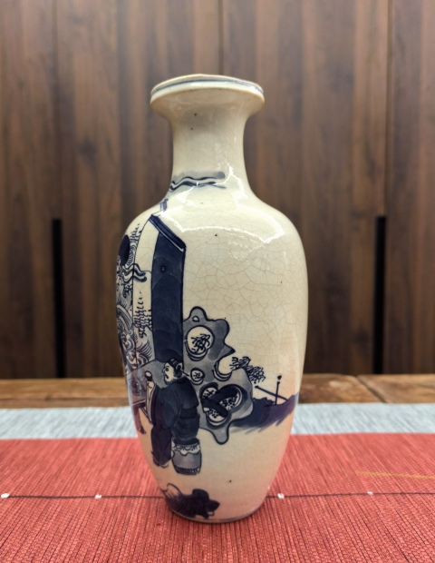 古玩陶瓷煨瓷(煮酒論英雄)青花人物紋瓶拍賣,當前價格18888元