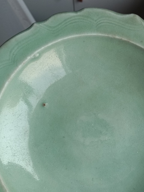 古玩陶瓷明代?龍泉青瓷刻花菱口盤拍賣,當前價格3700元