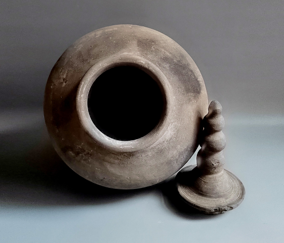 古玩陶瓷碩大的唐代灰陶塔式罐拍賣，當前價格380元