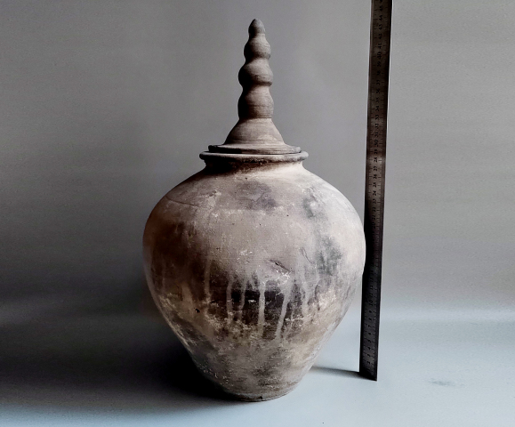 古玩陶瓷碩大的唐代灰陶塔式罐拍賣，當前價格380元