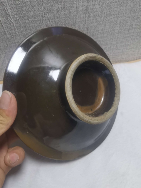 古玩陶瓷外紫金釉內青花山水人物紋折沿碗拍賣,當前價格999元