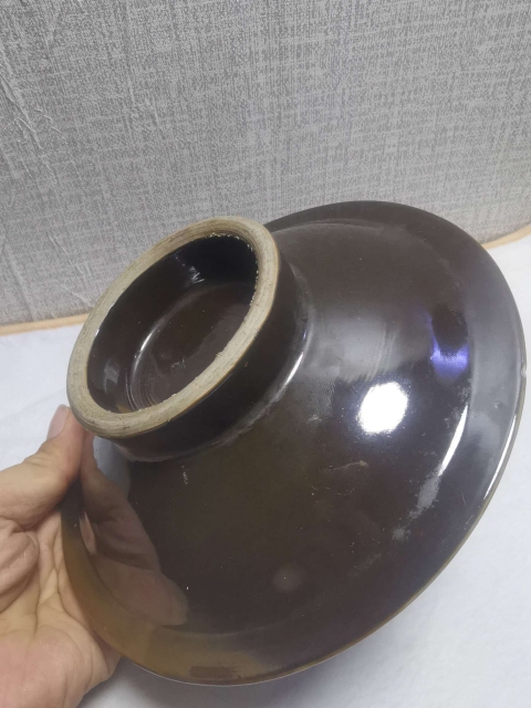 古玩陶瓷外紫金釉內青花山水人物紋折沿碗拍賣,當前價格999元