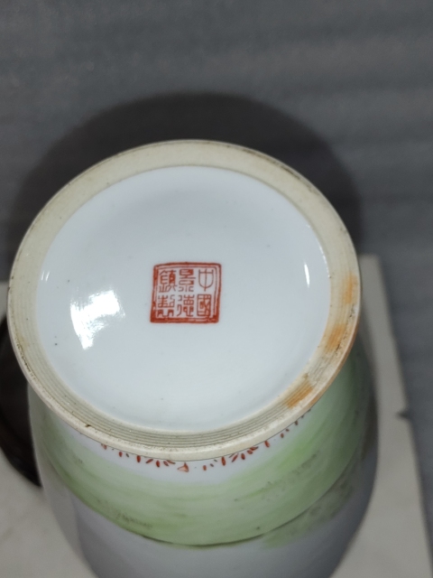 古玩陶瓷仕女紋瓶拍賣,當前價格1680元