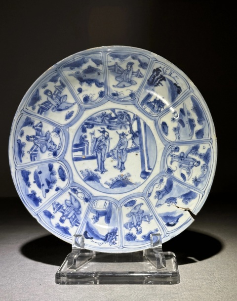 古玩陶瓷明代晚期人物紋青花盤拍賣，當前價格7500元