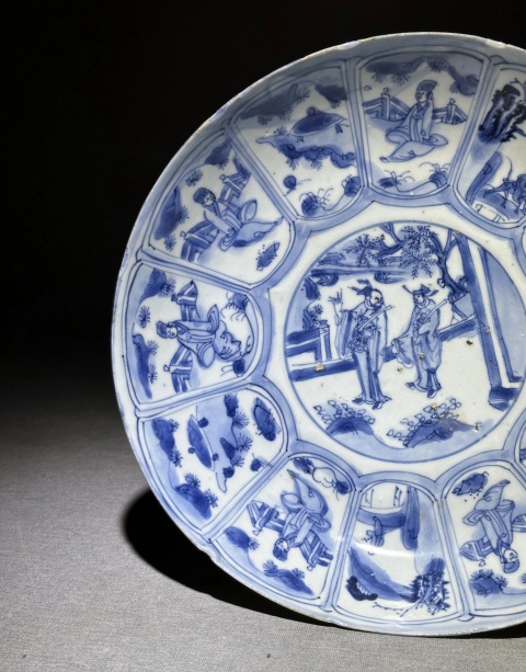 古玩陶瓷明代晚期人物紋青花盤拍賣，當前價格7500元