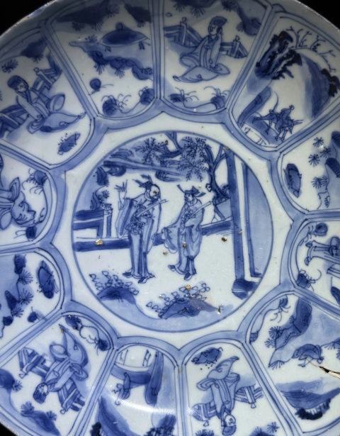 古玩陶瓷明代晚期人物紋青花盤拍賣，當前價格7500元