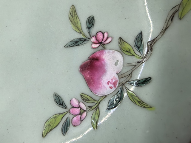 古玩陶瓷乾隆本朝款豆青釉粉彩過枝壽桃盤拍賣，當前價格28888元